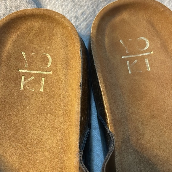 YOKI Slip On Leather Sandals , size 7 1/2 - Picture 5 of 7